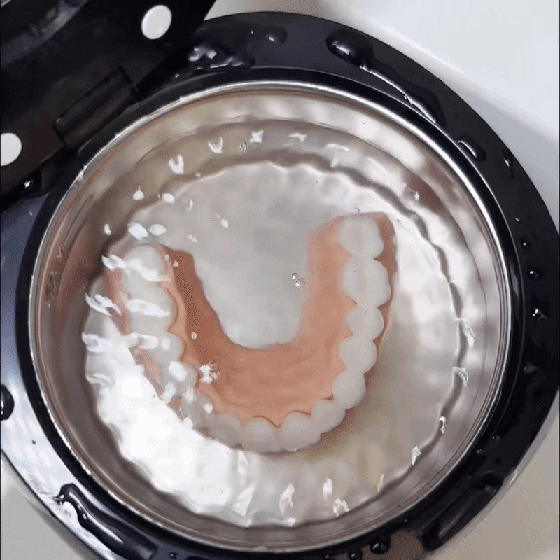 Denture Dome in gebruik